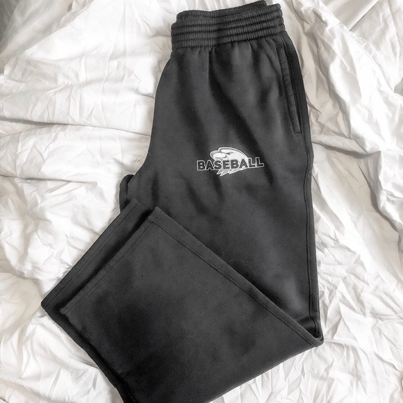 Under Armor sweats - Picture 2 of 3